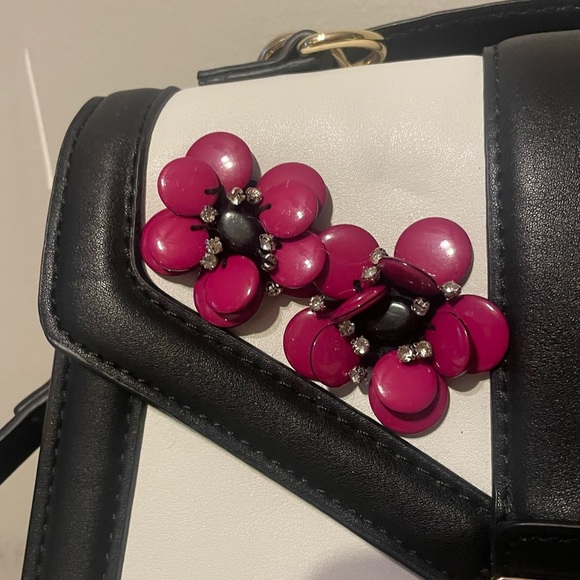 NWOT ‘Bloomin Good Time’ Satchel by Betsey Johnson - Picture 6 of 11